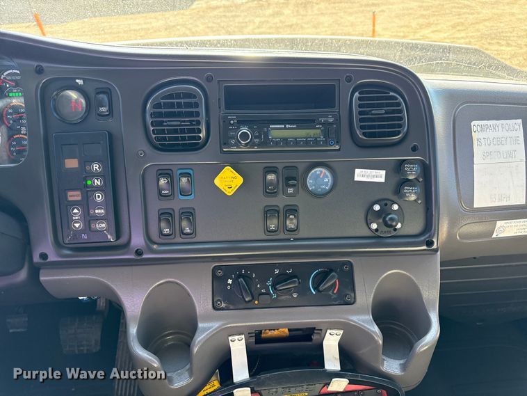 image for item EG2069 2016 Freightliner 114SD crane truck