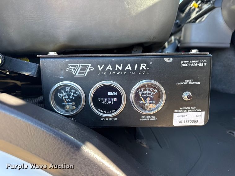 image for item EG2069 2016 Freightliner 114SD crane truck