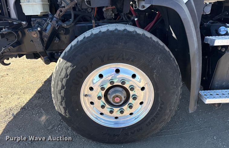 image for item EG2069 2016 Freightliner 114SD crane truck