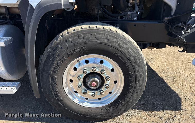 image for item EG2069 2016 Freightliner 114SD crane truck