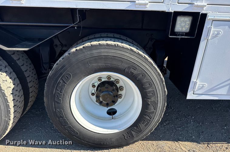 image for item EG2069 2016 Freightliner 114SD crane truck