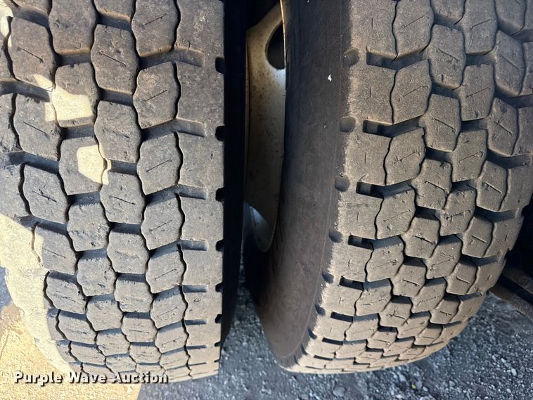 image for item EG2069 2016 Freightliner 114SD crane truck