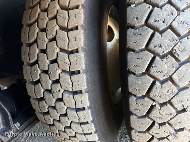 image for item EG2069 2016 Freightliner 114SD crane truck