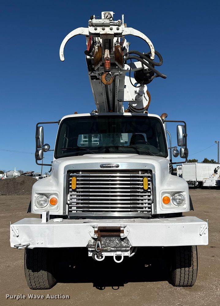 image for item EG2070 2007 Freightliner Business Class M2 digger derrick truck