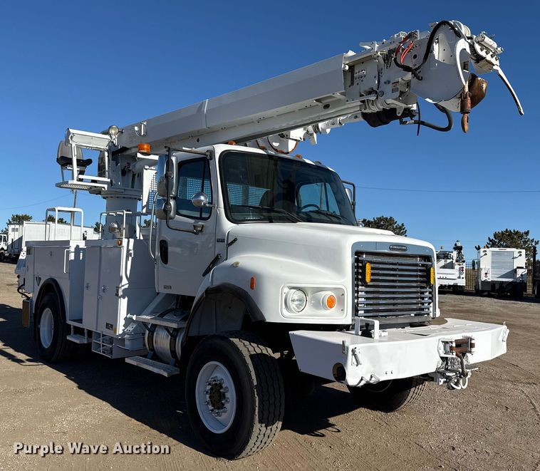 image for item EG2070 2007 Freightliner Business Class M2 digger derrick truck