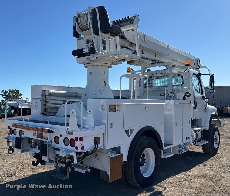 image for item EG2070 2007 Freightliner Business Class M2 digger derrick truck