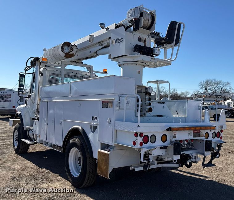 image for item EG2070 2007 Freightliner Business Class M2 digger derrick truck