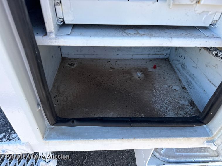 image for item EG2070 2007 Freightliner Business Class M2 digger derrick truck