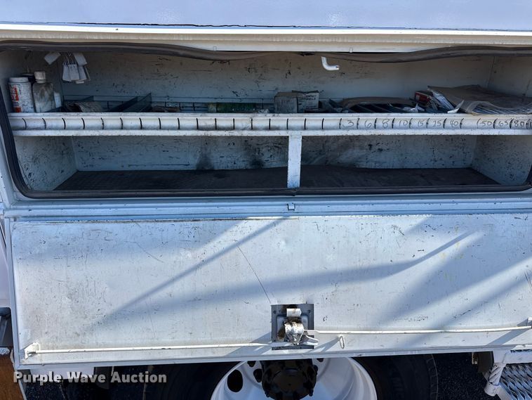 image for item EG2070 2007 Freightliner Business Class M2 digger derrick truck