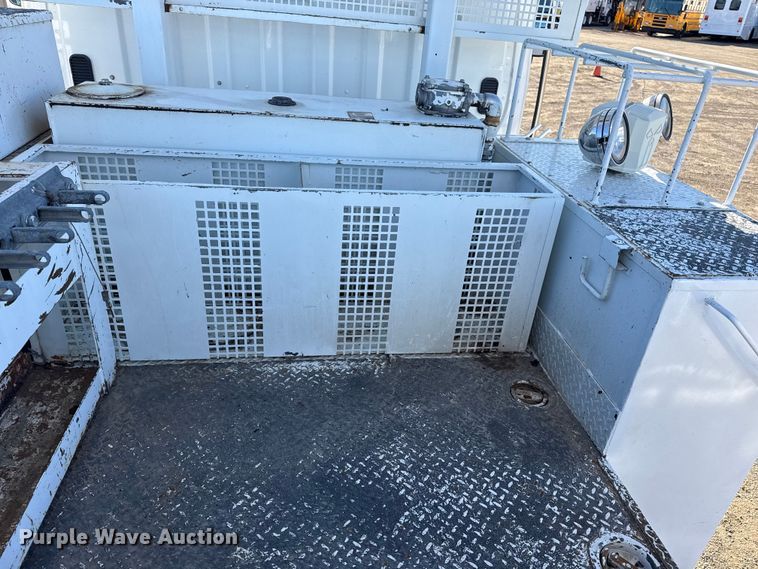 image for item EG2070 2007 Freightliner Business Class M2 digger derrick truck