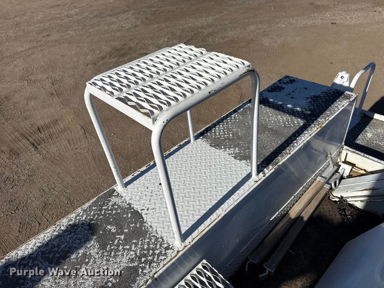 image for item EG2070 2007 Freightliner Business Class M2 digger derrick truck