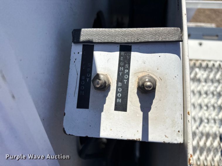 image for item EG2070 2007 Freightliner Business Class M2 digger derrick truck