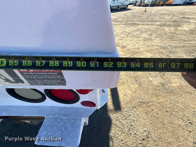 image for item EG2070 2007 Freightliner Business Class M2 digger derrick truck