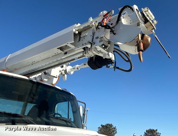 image for item EG2070 2007 Freightliner Business Class M2 digger derrick truck