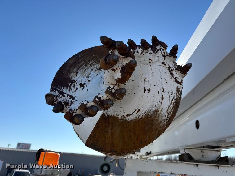 image for item EG2070 2007 Freightliner Business Class M2 digger derrick truck