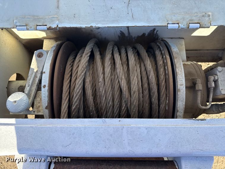 image for item EG2070 2007 Freightliner Business Class M2 digger derrick truck