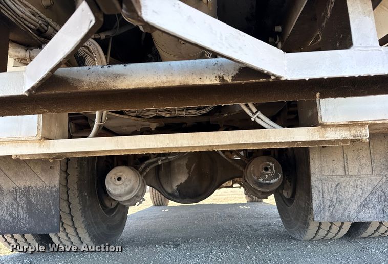 image for item EG2070 2007 Freightliner Business Class M2 digger derrick truck