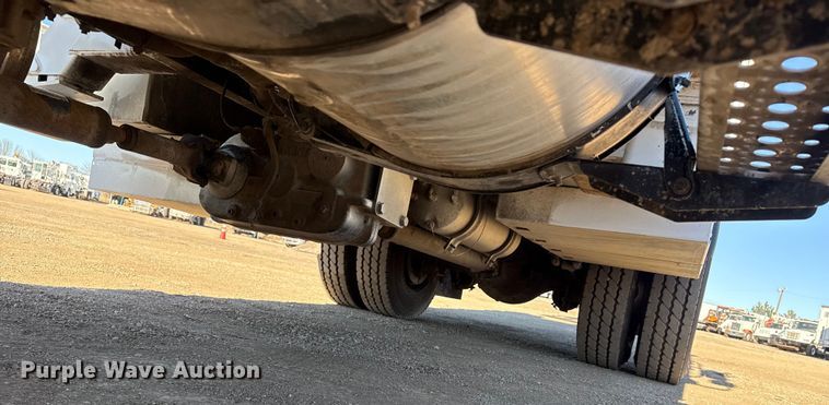 image for item EG2070 2007 Freightliner Business Class M2 digger derrick truck