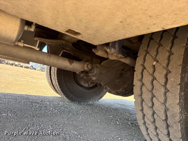 image for item EG2070 2007 Freightliner Business Class M2 digger derrick truck