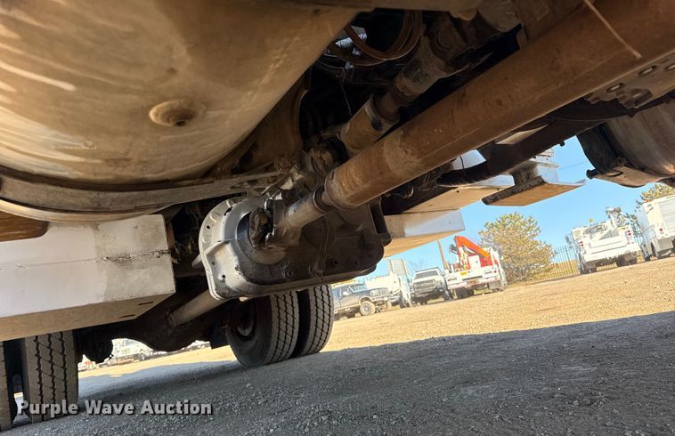 image for item EG2070 2007 Freightliner Business Class M2 digger derrick truck