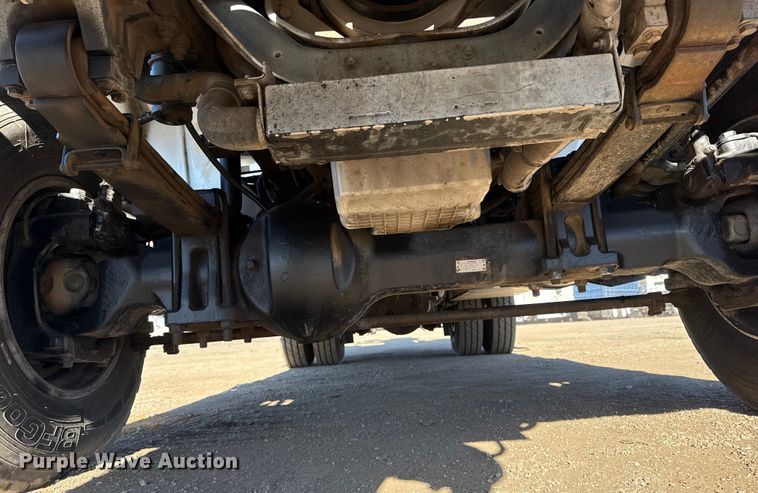 image for item EG2070 2007 Freightliner Business Class M2 digger derrick truck