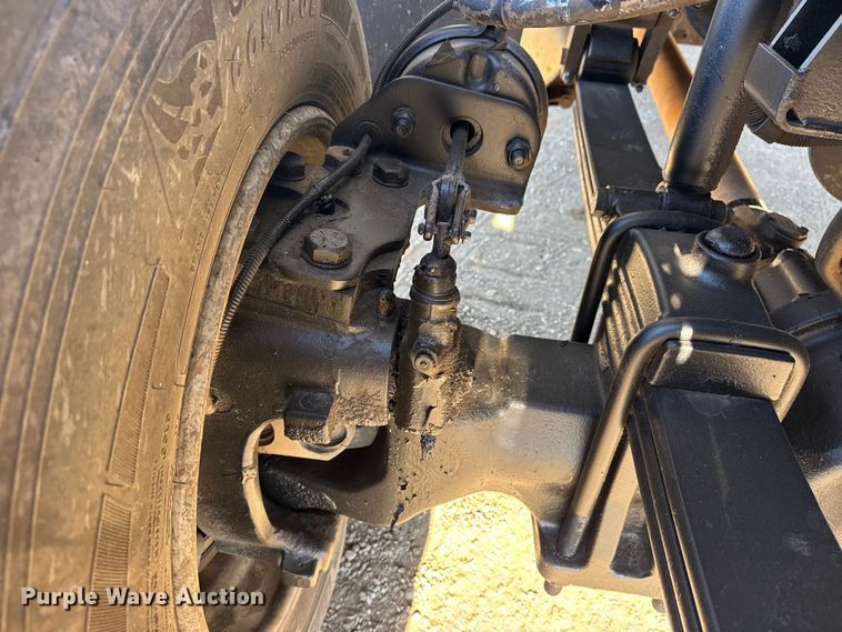 image for item EG2070 2007 Freightliner Business Class M2 digger derrick truck