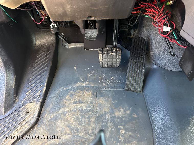 image for item EG2070 2007 Freightliner Business Class M2 digger derrick truck