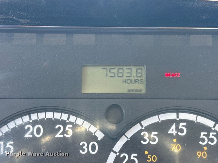 image for item EG2070 2007 Freightliner Business Class M2 digger derrick truck