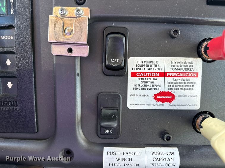 image for item EG2070 2007 Freightliner Business Class M2 digger derrick truck