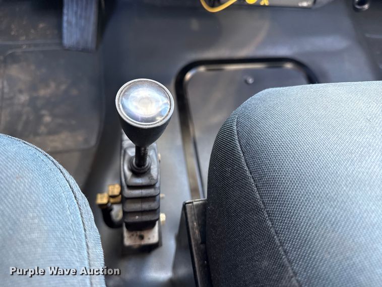 image for item EG2070 2007 Freightliner Business Class M2 digger derrick truck