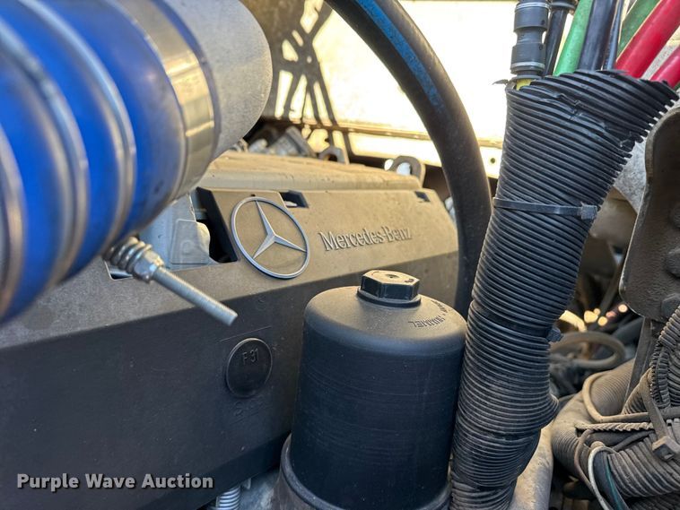 image for item EG2070 2007 Freightliner Business Class M2 digger derrick truck