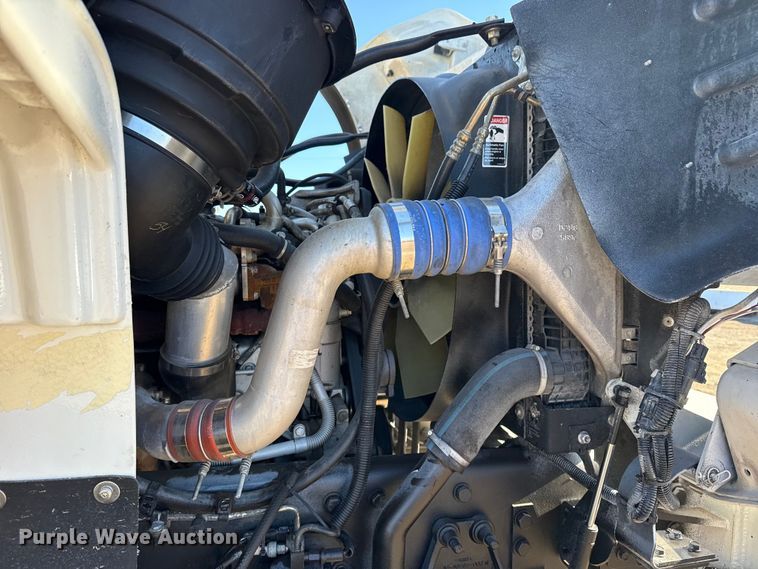 image for item EG2070 2007 Freightliner Business Class M2 digger derrick truck