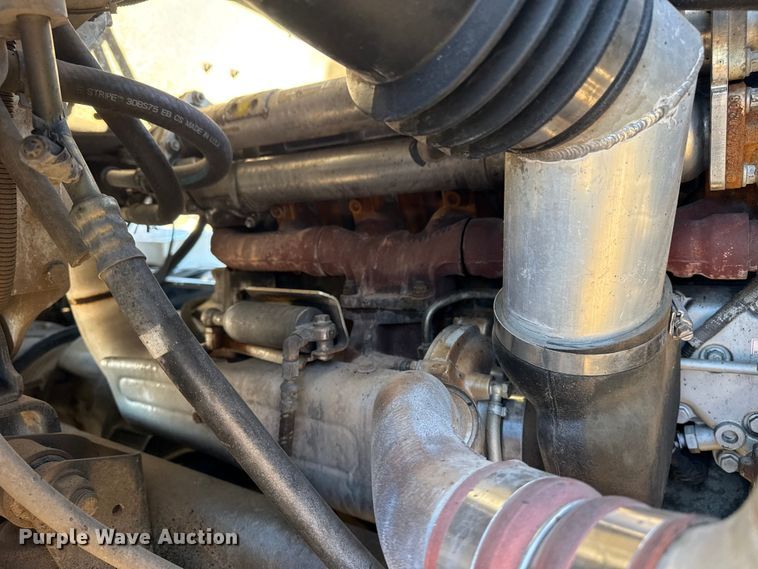 image for item EG2070 2007 Freightliner Business Class M2 digger derrick truck