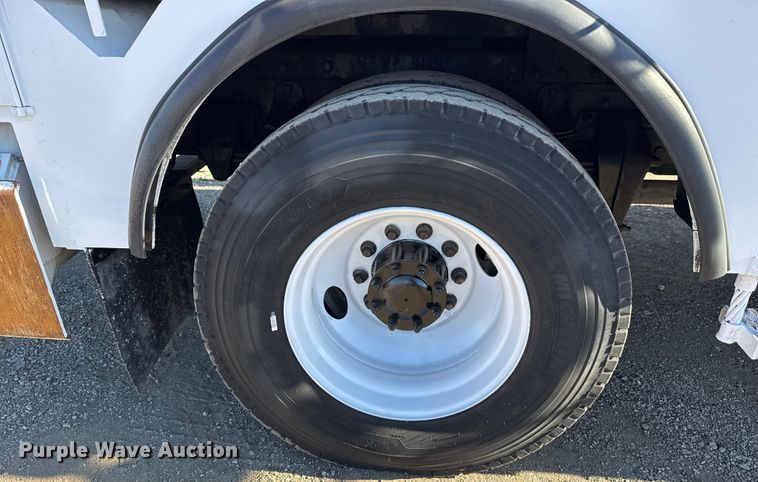 image for item EG2070 2007 Freightliner Business Class M2 digger derrick truck