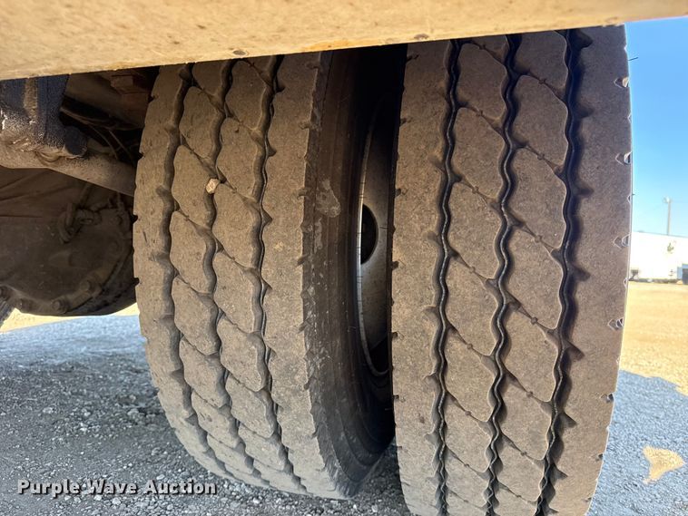 image for item EG2070 2007 Freightliner Business Class M2 digger derrick truck