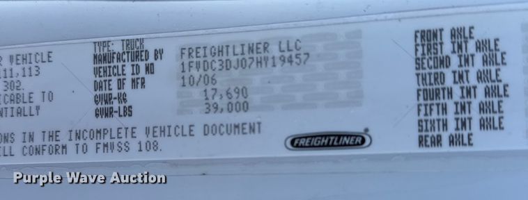 image for item EG2070 2007 Freightliner Business Class M2 digger derrick truck