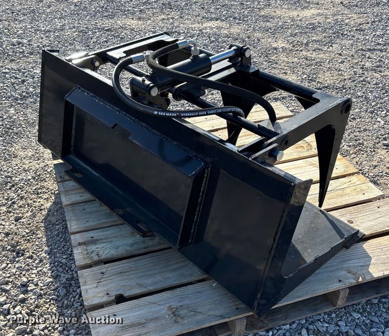 image for item EJ7740 2025 GIYI GY X-PG44C compact utility loader grapple bucket