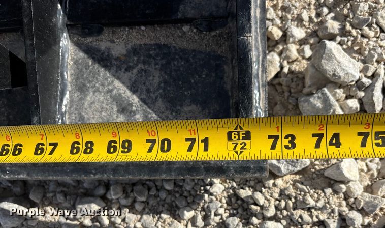 image for item EJ7790 GIYI HWG72 skid steer grapple bucket