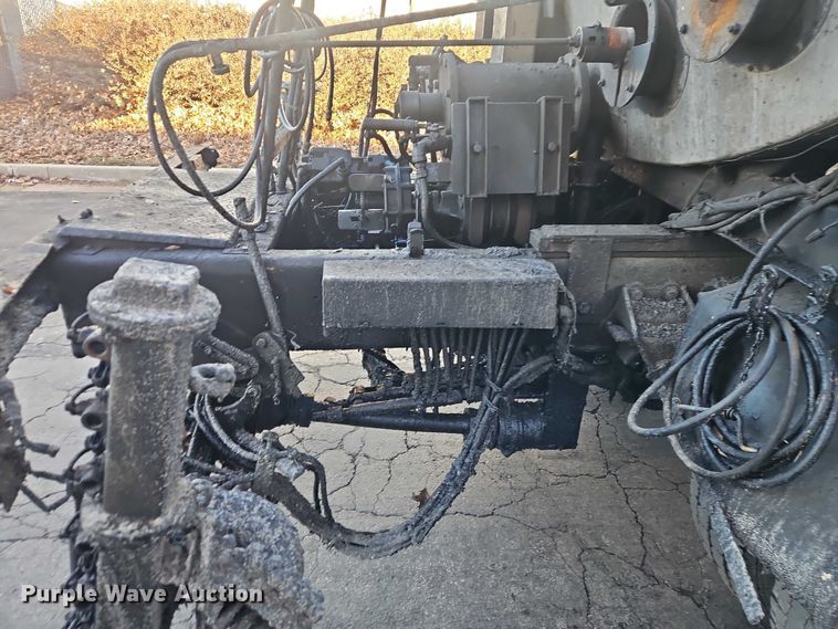 image for item EO4908 1998 Ford F800 tack distributor truck 