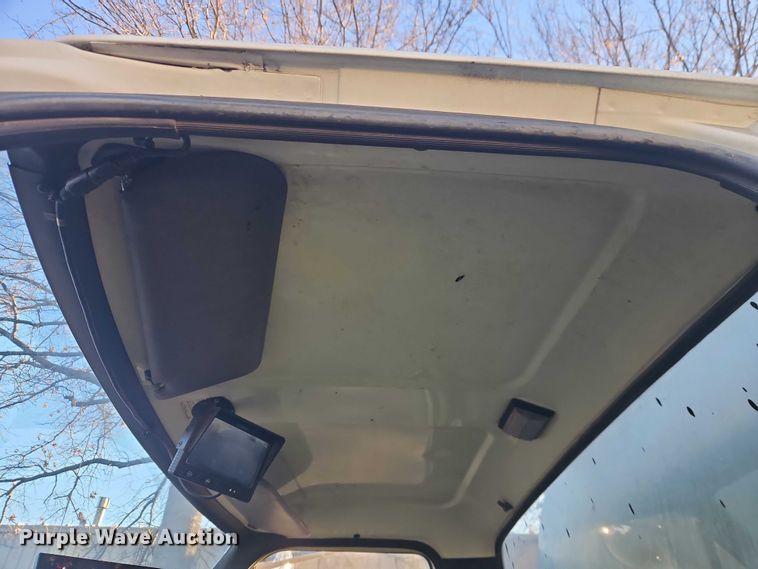 image for item EO4908 1998 Ford F800 tack distributor truck 