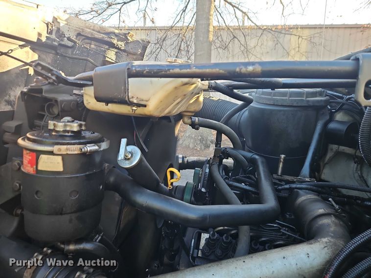 image for item EO4908 1998 Ford F800 tack distributor truck 