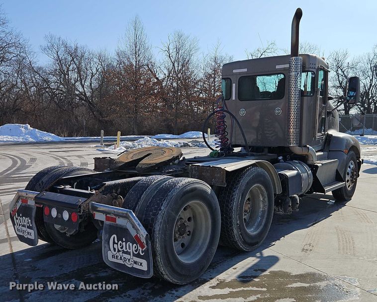 image for item EO4977 2014 Kenworth T660 Series semi truck