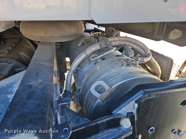 image for item EO4977 2014 Kenworth T660 Series semi truck