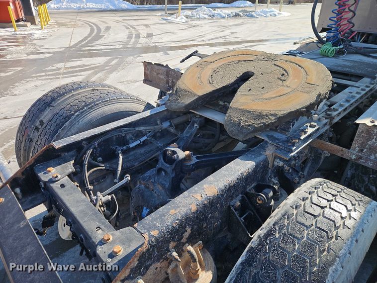 image for item EO4977 2014 Kenworth T660 Series semi truck