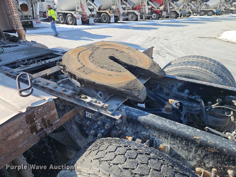 image for item EO4977 2014 Kenworth T660 Series semi truck