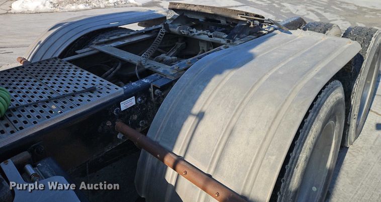 image for item EO4977 2014 Kenworth T660 Series semi truck