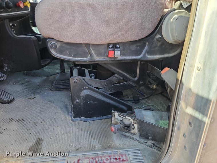 image for item EO4977 2014 Kenworth T660 Series semi truck