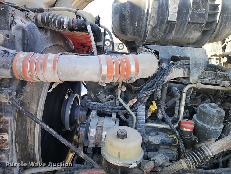 image for item EO4977 2014 Kenworth T660 Series semi truck