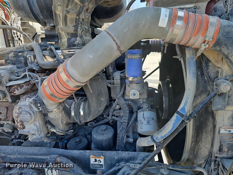 image for item EO4977 2014 Kenworth T660 Series semi truck