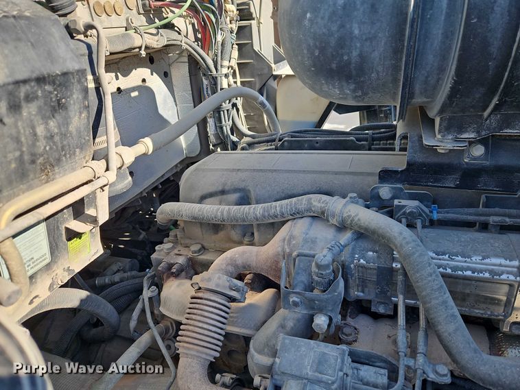 image for item EO4977 2014 Kenworth T660 Series semi truck